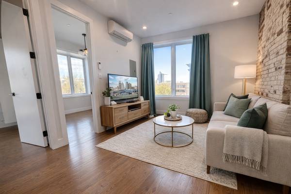 Listing photo 1 of 5