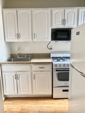 Listing photo 1 of 5