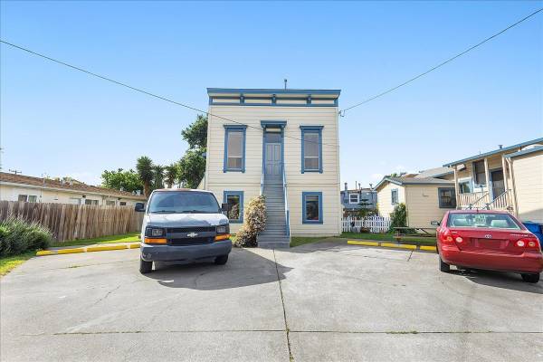Listing photo 1 of 5