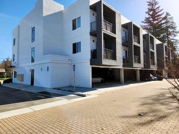 Listing photo 1 of 5