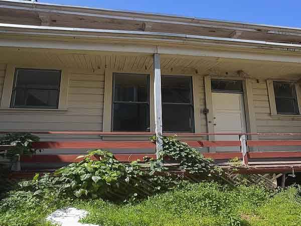 Listing photo 1 of 4