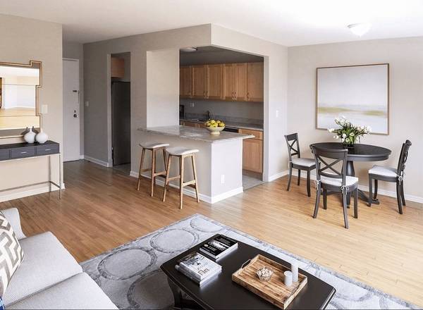 Listing photo 1 of 5