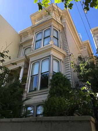 Listing photo 1 of 5