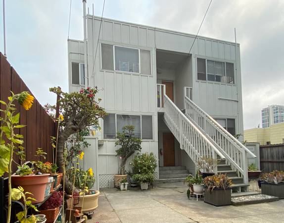 Listing photo 1 of 5