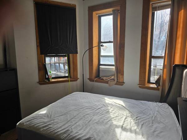 Listing photo 1 of 5