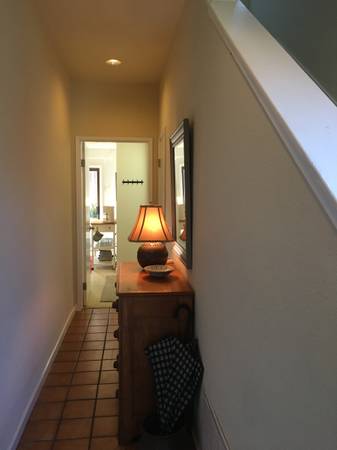 Listing photo 1 of 4