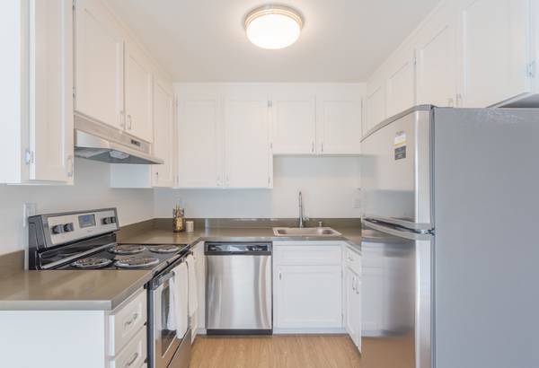 Listing photo 1 of 5