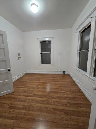 Listing photo 1 of 4