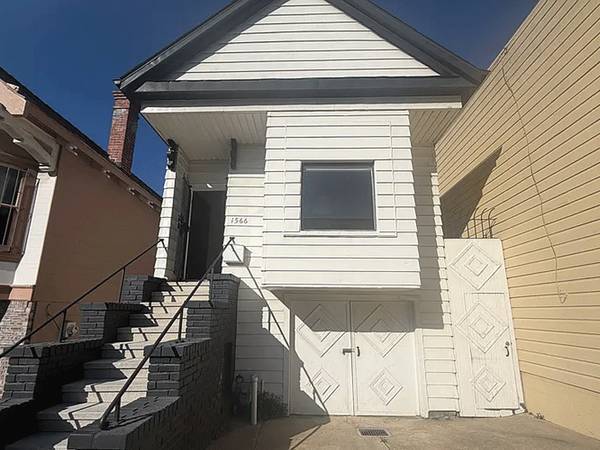 Listing photo 1 of 5