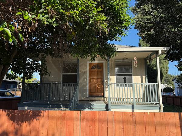 Listing photo 1 of 5