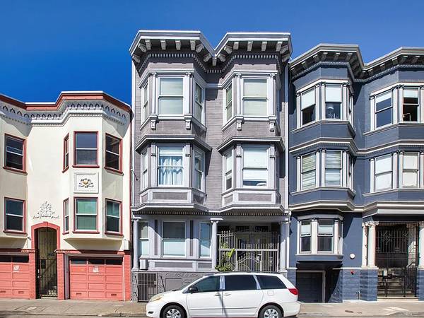 Listing photo 1 of 5