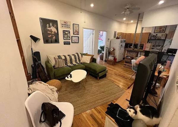 Listing photo 1 of 5