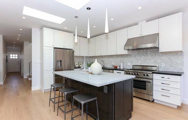 Listing photo 1 of 5