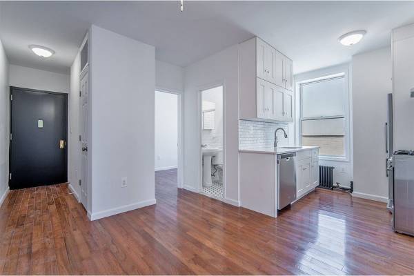 Listing photo 1 of 4