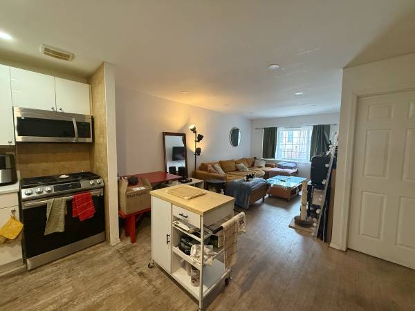 Listing photo 1 of 5