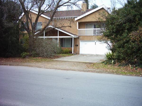 Listing photo 1 of 4