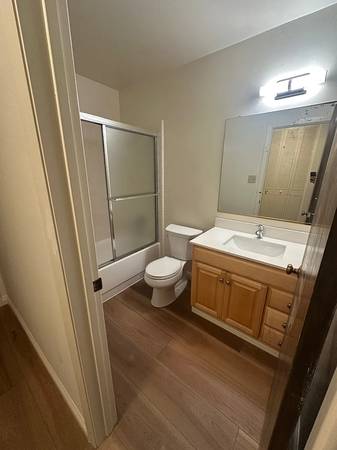 Listing photo 1 of 3