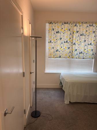 Listing photo 1 of 2