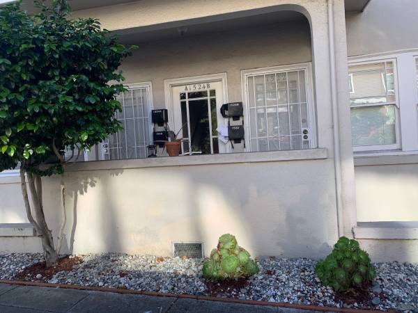 Listing photo 1 of 5
