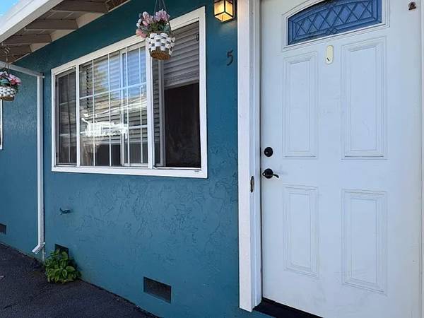 Listing photo 1 of 5
