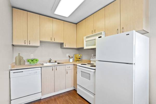 Listing photo 1 of 5
