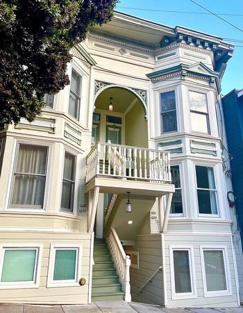 Listing photo 1 of 5