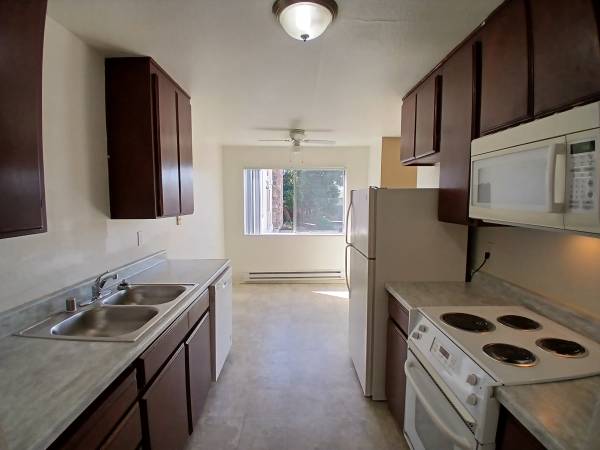 Listing photo 1 of 5