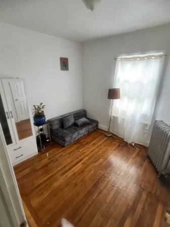 Listing photo 1 of 4