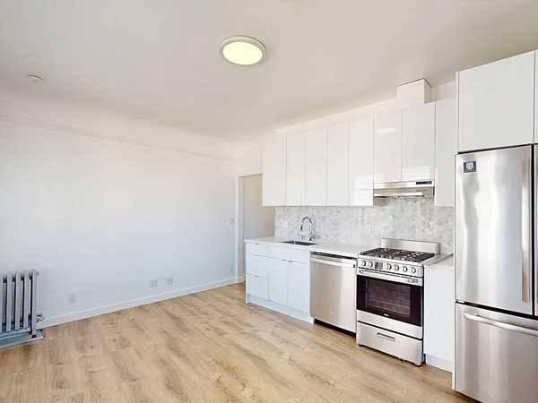 Listing photo 1 of 4