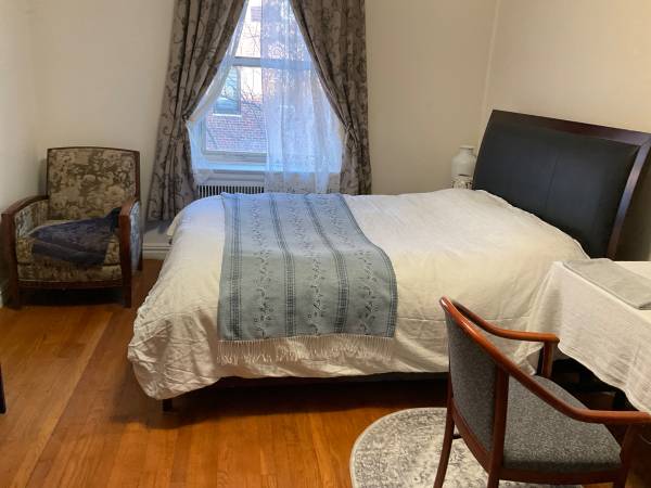 Listing photo 1 of 5