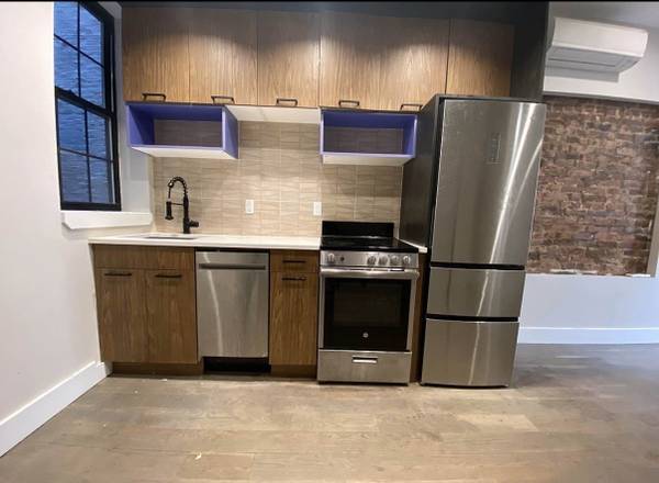 Listing photo 1 of 5