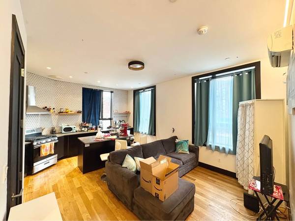 Listing photo 1 of 5