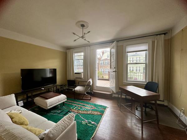 Listing photo 1 of 5