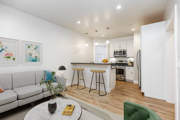 Listing photo 1 of 5