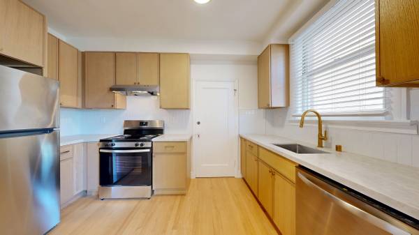 Listing photo 1 of 5