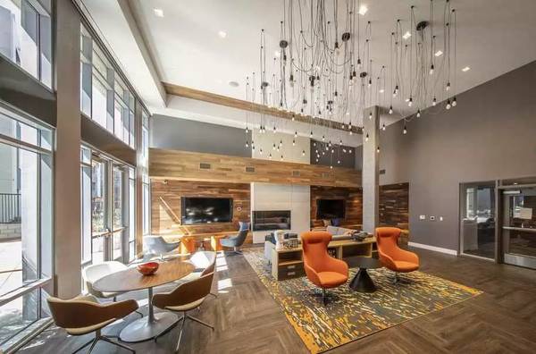 Listing photo 1 of 5