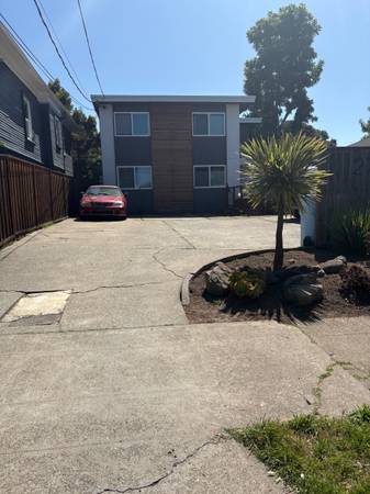 Listing photo 1 of 5
