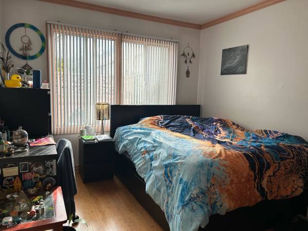 Listing photo 1 of 3