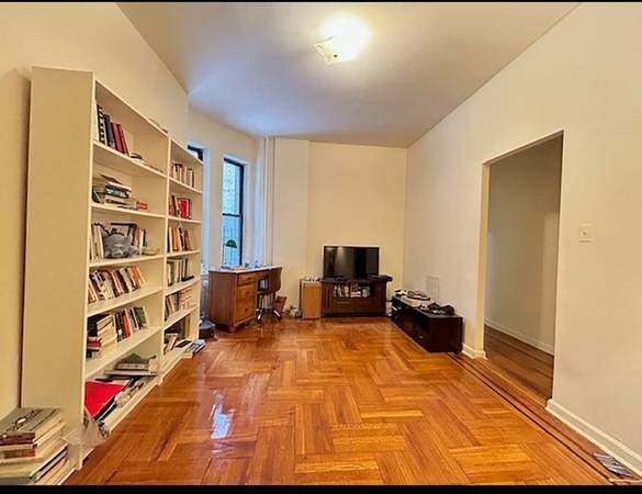 Listing photo 1 of 5