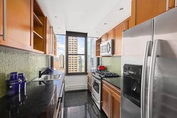 Listing photo 1 of 5