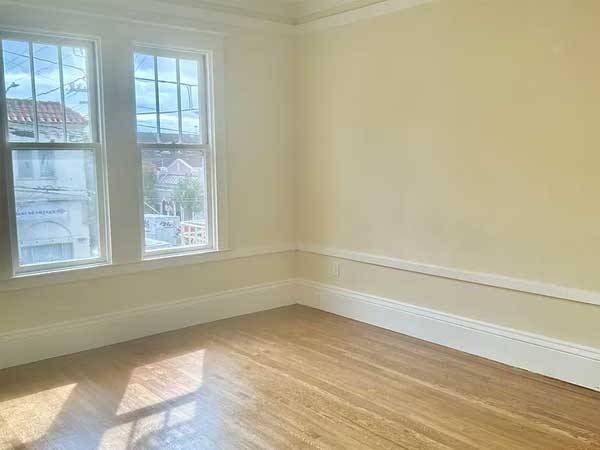 Listing photo 1 of 3
