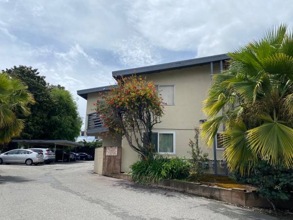 Listing photo 1 of 5