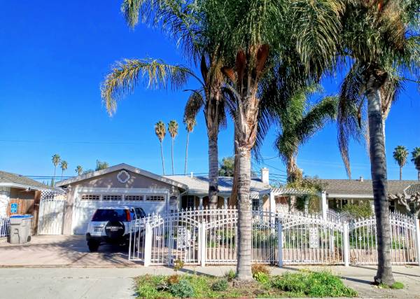 Listing photo 1 of 5