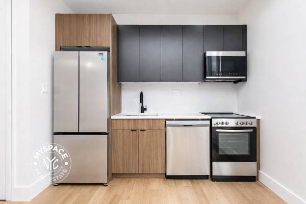 Listing photo 1 of 5