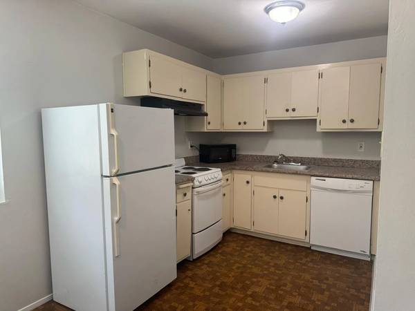 Listing photo 1 of 5