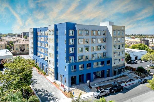 Listing photo 1 of 5