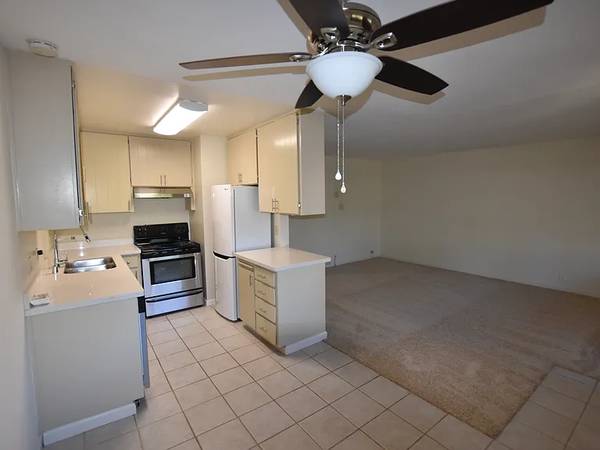 Listing photo 1 of 5