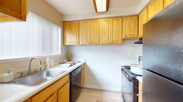 Listing photo 1 of 5