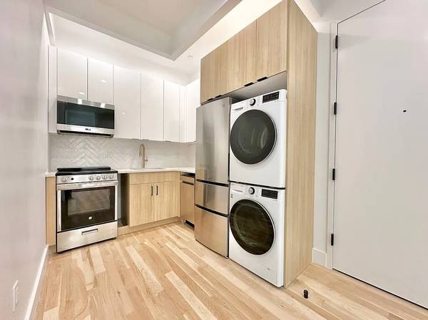 Listing photo 1 of 20