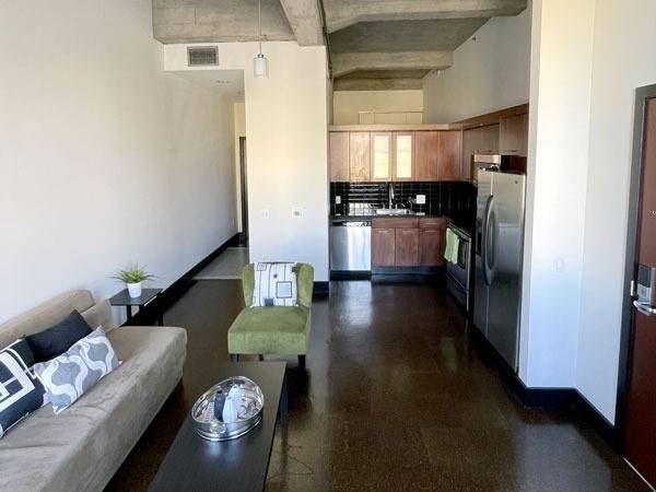 Listing photo 1 of 5